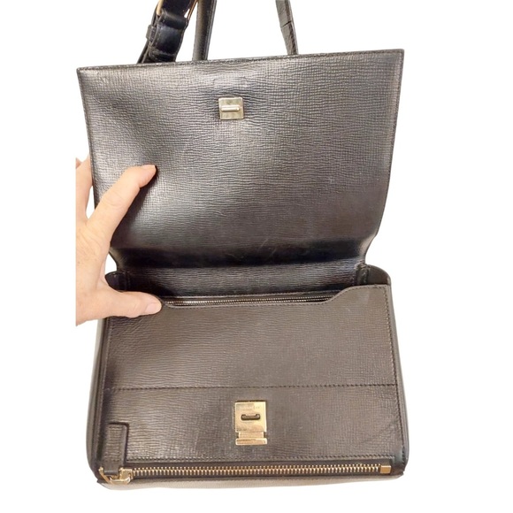 𝅺GIVENCHY Textured Calfskin Medium Pandora Box Crossbody Bag Black - Picture 5 of 9